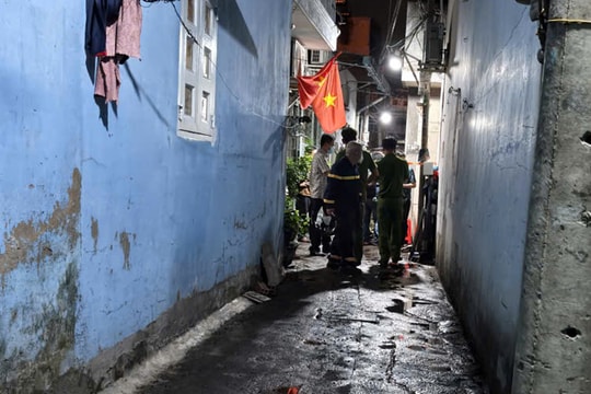 TP Hồ Chí Minh: Cháy nhà trong hẻm, ba mẹ con tử vong