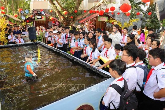 Cần Thơ rộn ràng đón Tết với 'Sắc Xuân miệt vườn' và 'Công viên Sách Xuân'