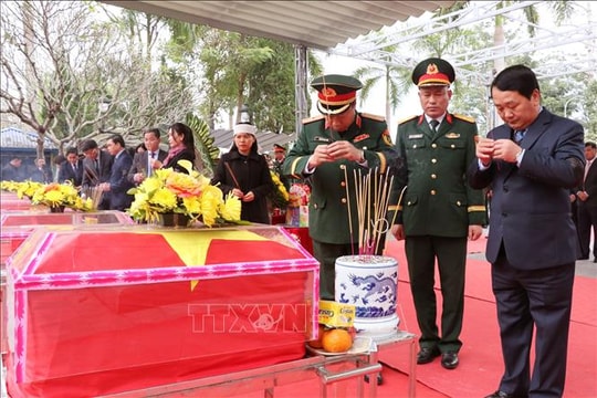 Truy điệu, an táng hài cốt các liệt sĩ hy sinh tại mặt trận Vị Xuyên