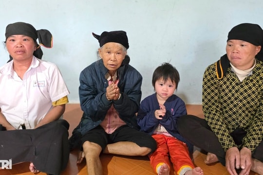 Mẹ già bệnh tật gồng gánh 2 con gái mù lòa và cháu ngoại thơ dại