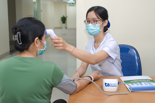 Người mẹ âm thầm chữa ung thư