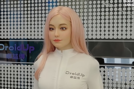 Robot có thân nhiệt và vẻ ngoài giống người