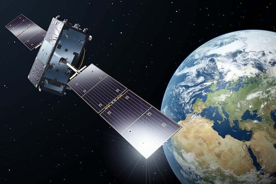 CEO AWS: Trung tâm dữ liệu ngoài không gian 'xa rời thực tế'