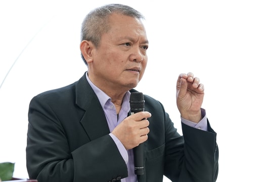 'Không đâu cho sinh viên 6 năm ngành Y ra làm bác sĩ ngay'