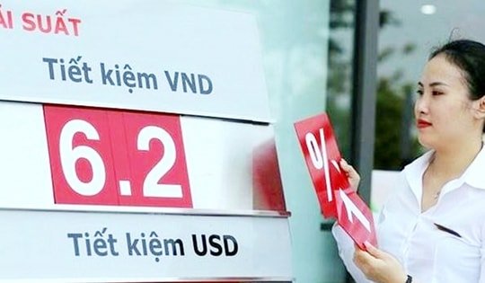 Các ngân hàng cạnh tranh, tăng nóng lãi suất online 8,3%/năm