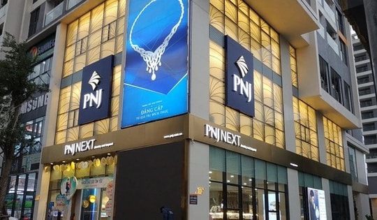 Giá vàng lập đỉnh, PNJ “bỏ túi” gần 10.000 tỷ đồng trong quý IV