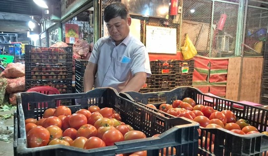 Hộ kinh doanh phải có tài khoản chính chủ: Những nút thắt cần gỡ