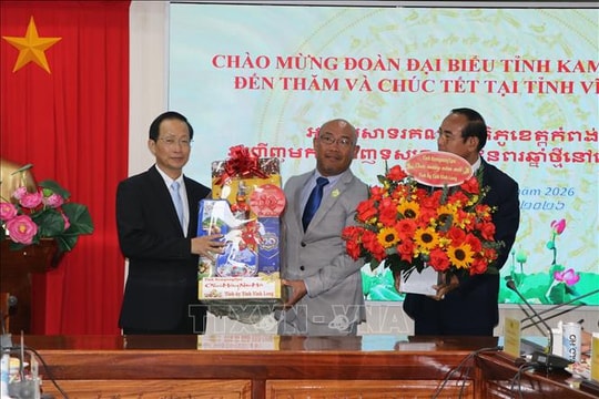 Đoàn đại biểu tỉnh Kampong Speu (Campuchia) chúc Tết tại tỉnh Vĩnh Long