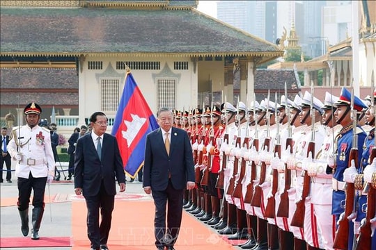 Lễ đón trọng thể Tổng Bí thư Tô Lâm thăm cấp Nhà nước tới Vương quốc Campuchia