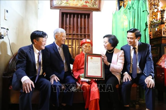 Phó Thủ tướng Phạm Thị Thanh Trà thăm, tặng quà Tết tại Bắc Ninh