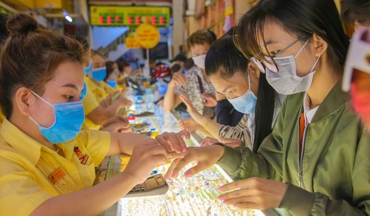 Cuối ngày 6-2, giá vàng miếng SJC, vàng nhẫn đồng loạt tăng