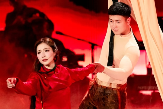 'Hot boy làng xiếc' giúp Hòa Minzy diễn đu dây ở concert