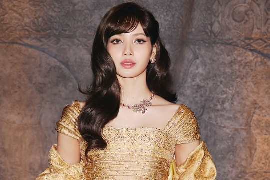 Lisa lần đầu đóng chính phim hài lãng mạn