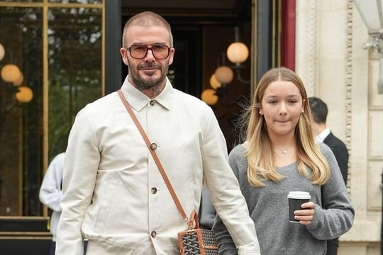 Thời trang dạo phố của David Beckham và con gái