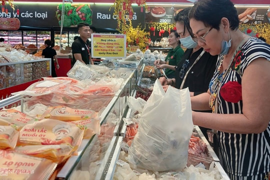 Sức mua cận Tết chậm, siêu thị tung kích cầu