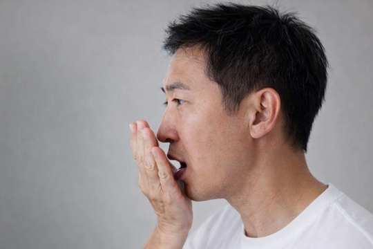 Dấu hiệu cảnh báo sớm ung thư vòm họng dễ bị bỏ qua