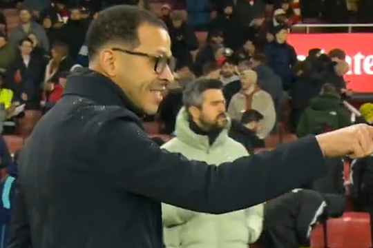 HLV Chelsea chỉ trích Arsenal phá vỡ phép lịch sự bóng đá