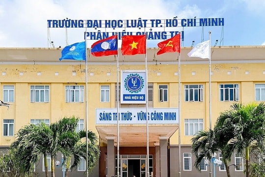 Sáp nhập hai trường Luật