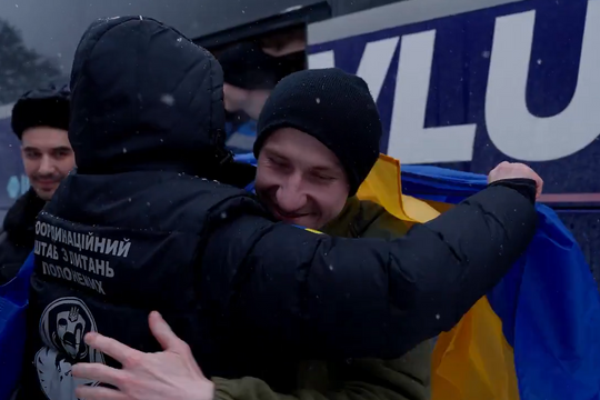 Nga, Ukraine lần đầu trao đổi tù nhân sau nhiều tháng