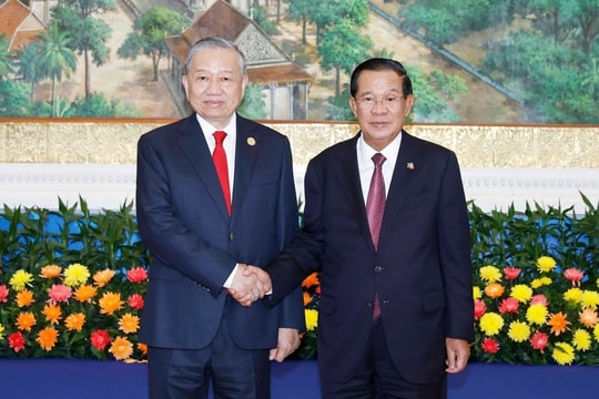 Tổng Bí thư Tô Lâm hội kiến ông Hun Sen
