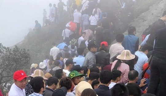 Tiền công đức trích cho Ban Quản lý di tích Yên Tử chỉ 320 triệu đồng năm 2024