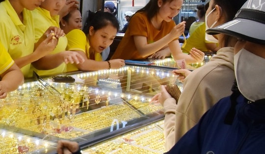 Giá vàng hôm nay 6-2: Sụt giảm mạnh