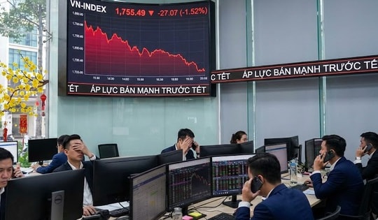 Dòng tiền rút mạnh trước Tết, thị trường chứng khoán chìm trong sắc đỏ