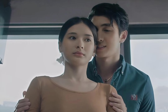 Cảnh 'bạn thân cướp người yêu' gây bàn tán