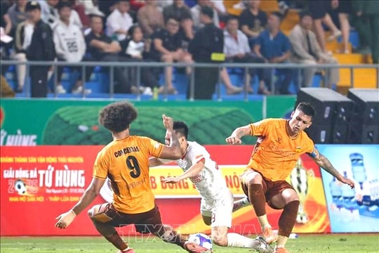 Vòng 13 V-League 2025 - 2026: Gay cấn cuộc đua ngôi đầu