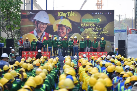 Mang không khí Tết đến 1.100 công nhân tại công trường xây dựng tại TP Hồ Chí Minh