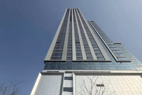 Bán tháo căn hộ vì ngày nào cũng phải đợi thang máy 20 phút