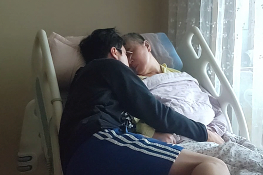 Cuộc đời mắc kẹt của những người con một