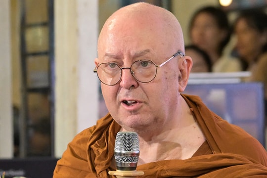 5 cuốn sách nuôi dưỡng an nhiên của thiền sư Ajahn Brahm
