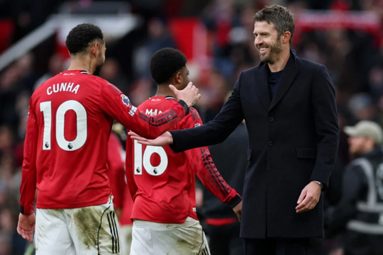 Lý do Man Utd chưa vội bổ nhiệm HLV trưởng