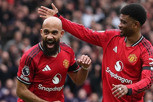 Hạ Tottenham, Man Utd thắng trận thứ tư liên tiếp