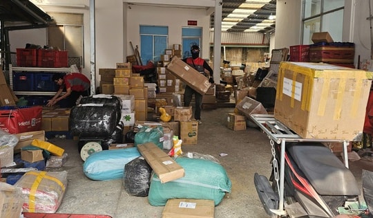 Thấp thỏm mua - bán hàng online dịp Tết