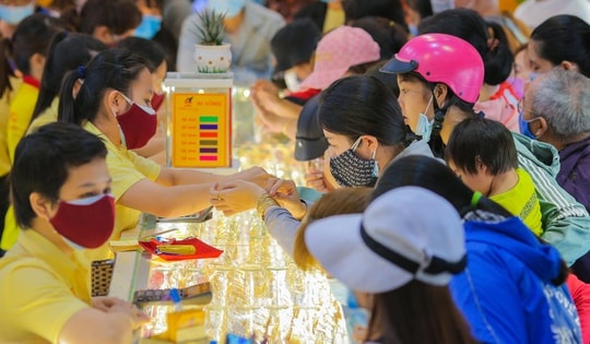 Liệu có kịp vận hành sàn giao dịch vàng trước 10-2 như yêu cầu của Thủ tướng?