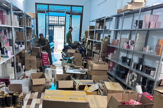 TP Hồ Chí Minh: Triệt phá đường dây buôn bán mỹ phẩm giả quy mô lớn trên mạng