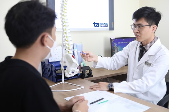 Vì sao ngồi lâu dễ bị thoát vị đĩa đệm?