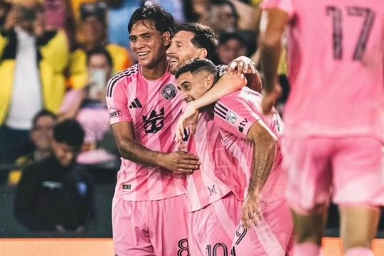 Messi độc diễn ghi bàn trong trận hòa của Inter Miami