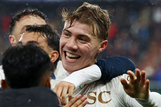 Hojlund, McTominay giúp Napoli thắng kịch tính ở Serie A