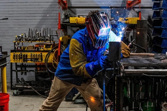 Học nghề thu hút thanh niên Mỹ khi bằng đại học 'mất giá'