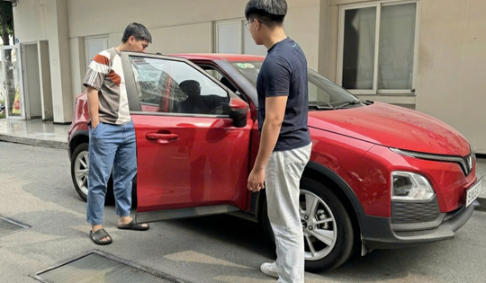 Nhộn nhịp cho thuê xe điện dịp Tết