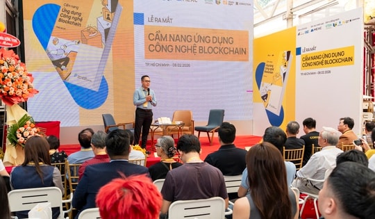 Thị trường tiền số hôm nay, 8-2: Thêm tài liệu về blockchain cho người dân trong nước