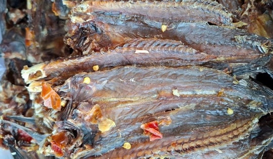 Cận Tết, khô cá "biết leo cây" có giá 600.000 đồng/kg