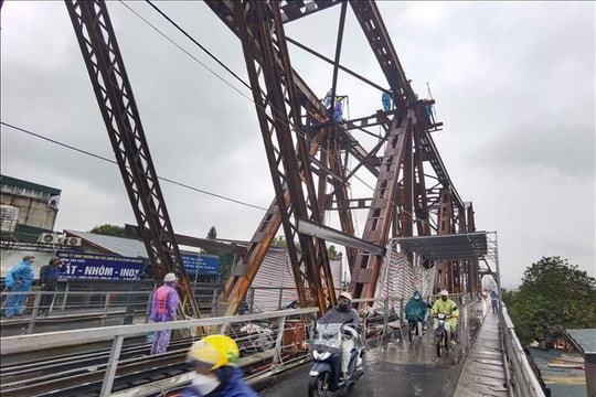 Dự kiến thông tàu qua cầu Long Biên từ 18 giờ ngày 9/2
