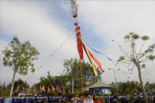 Lễ Thượng nêu, thả cá tại Di sản Thành nhà Hồ