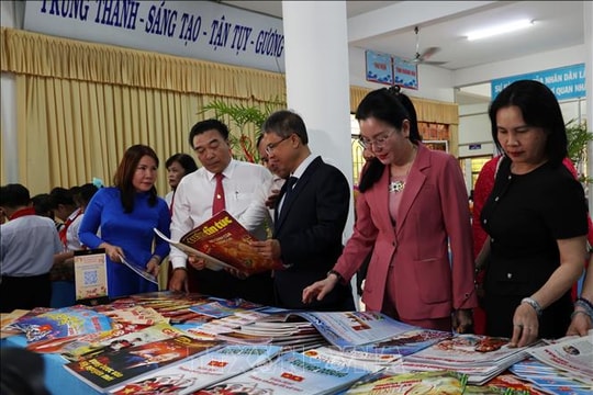 Rộn ràng Hội Báo Xuân Bính Ngọ 2026