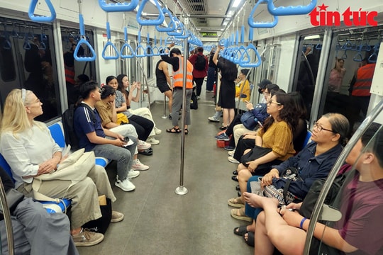 TP Hồ Chí Minh tăng lượt tàu tuyến metro và xe buýt phục vụ người dân dịp Tết