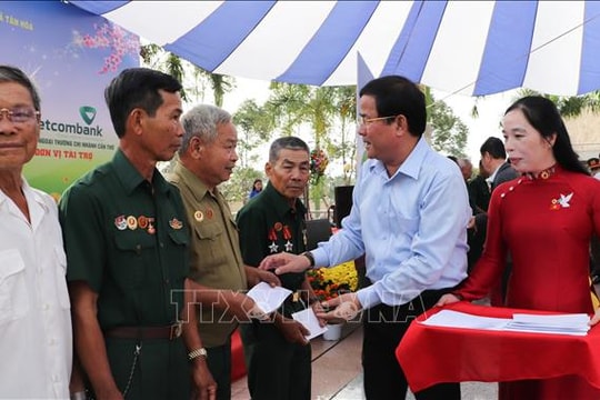 Cần Thơ tổ chức nhiều chương trình chăm lo Tết cho người dân